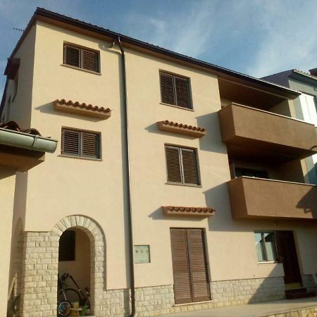 Apartments Vitae Pola Esterno foto